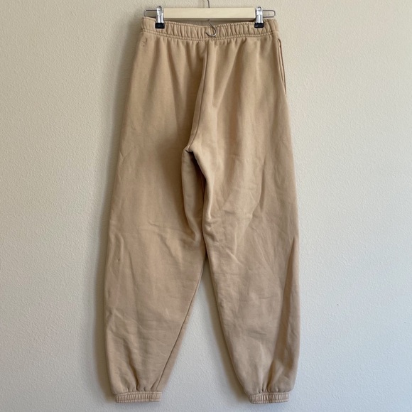 Aritzia sweatpants - Picture 2 of 5